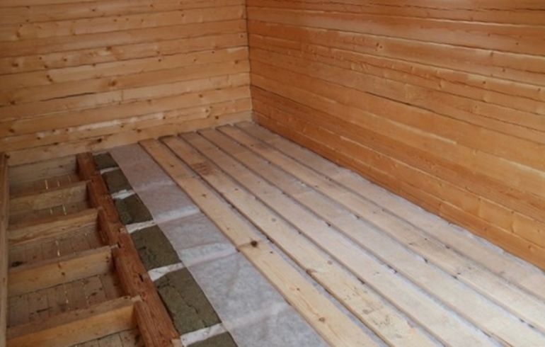 Как в деревянном доме утеплить пол
