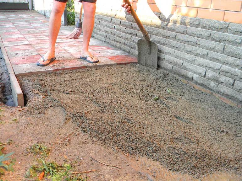 Укладка тротуарной плитки своими руками 