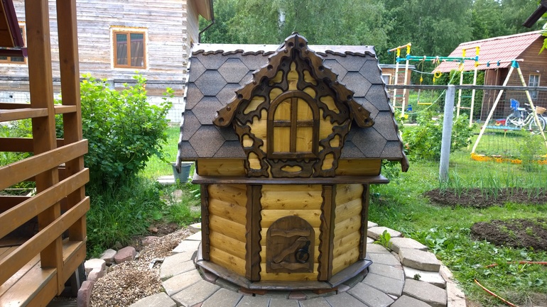 Домик для колодца