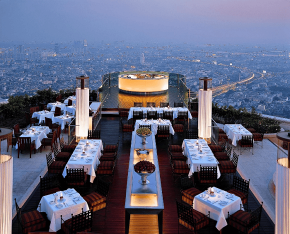Бар на крыше гостиницы Lebua at State Tower в Бангкоке