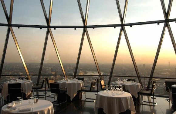 Ресторан со смотровой площадкой в здании Mary Axe, Лондон