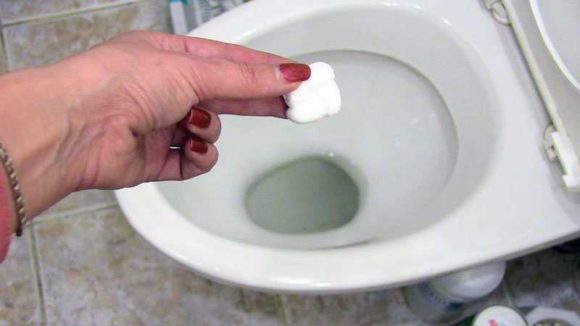 как очистить унитаз от налета
